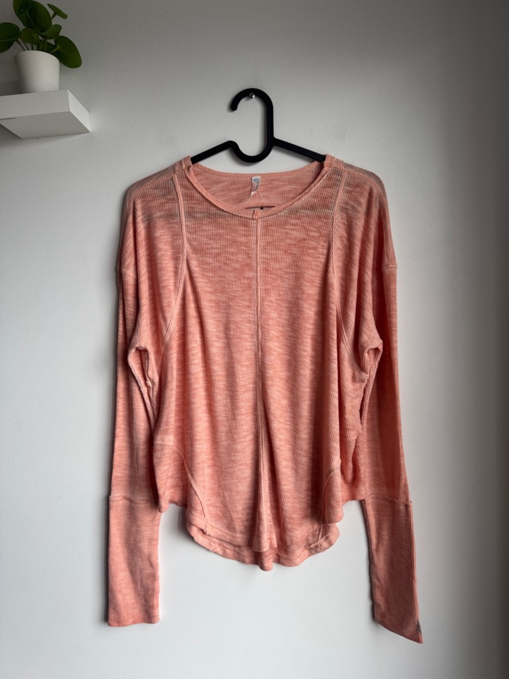 Relaxed Long-Sleeve Women's Top in Dusty Peach